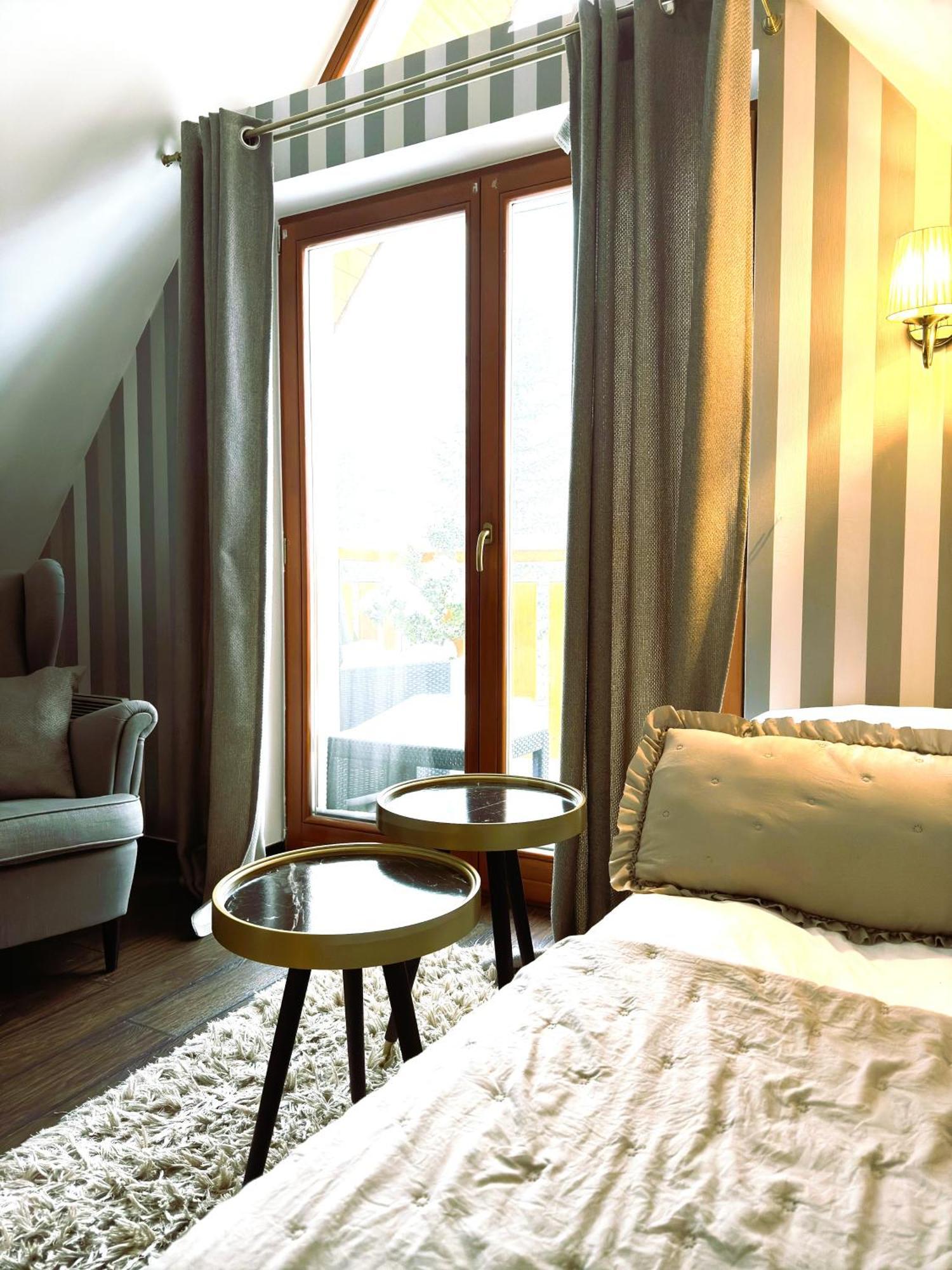 Apartment Glamour I