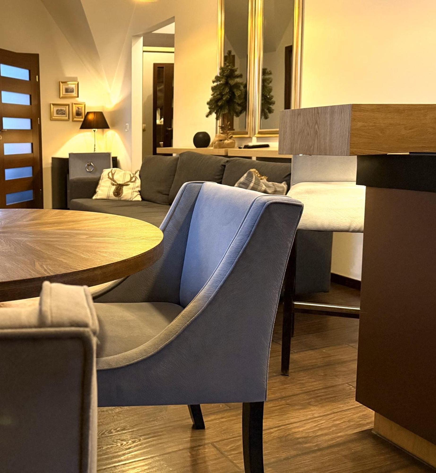 Apartment Glamour I