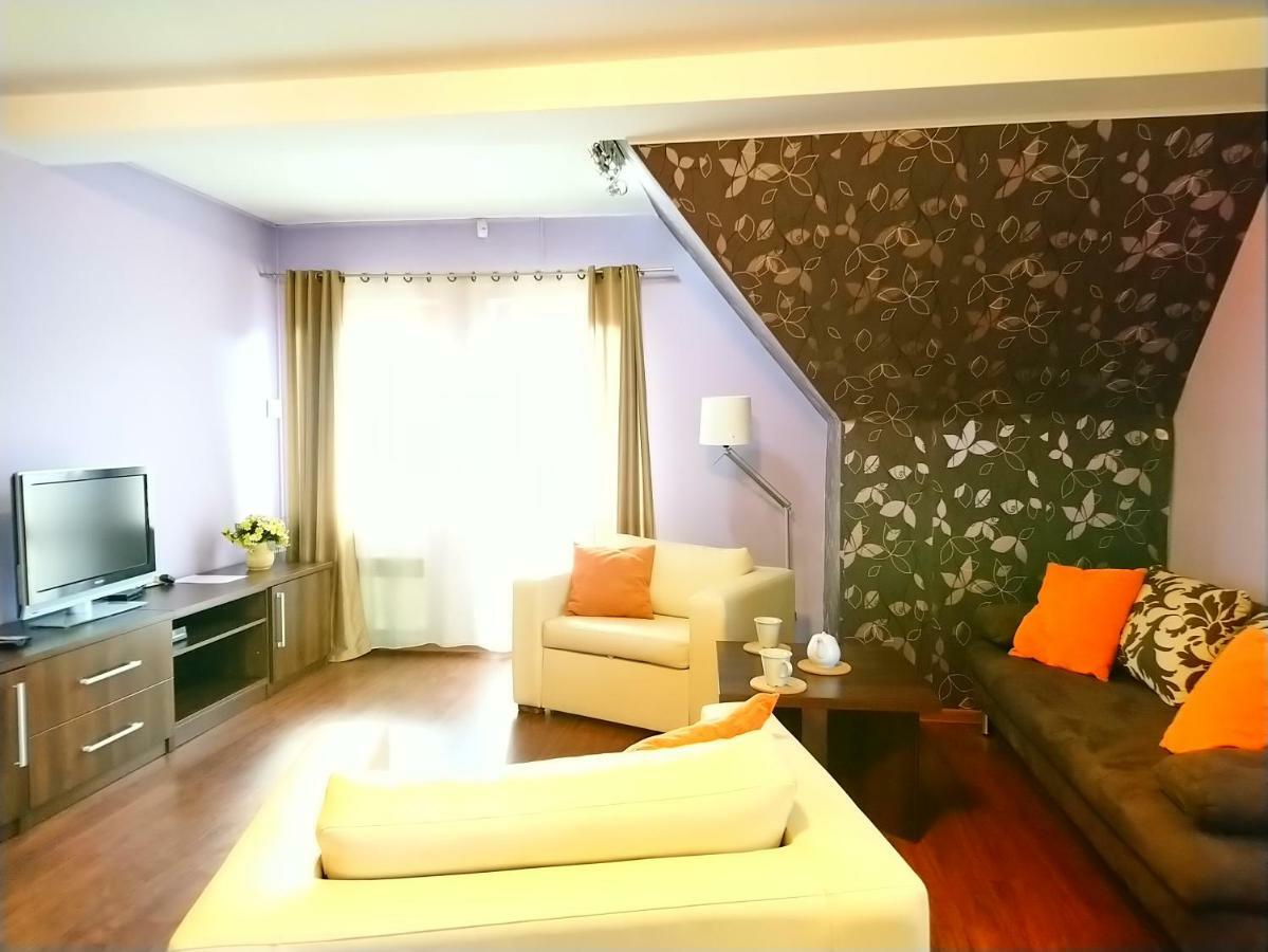 Apartment Glamour I *